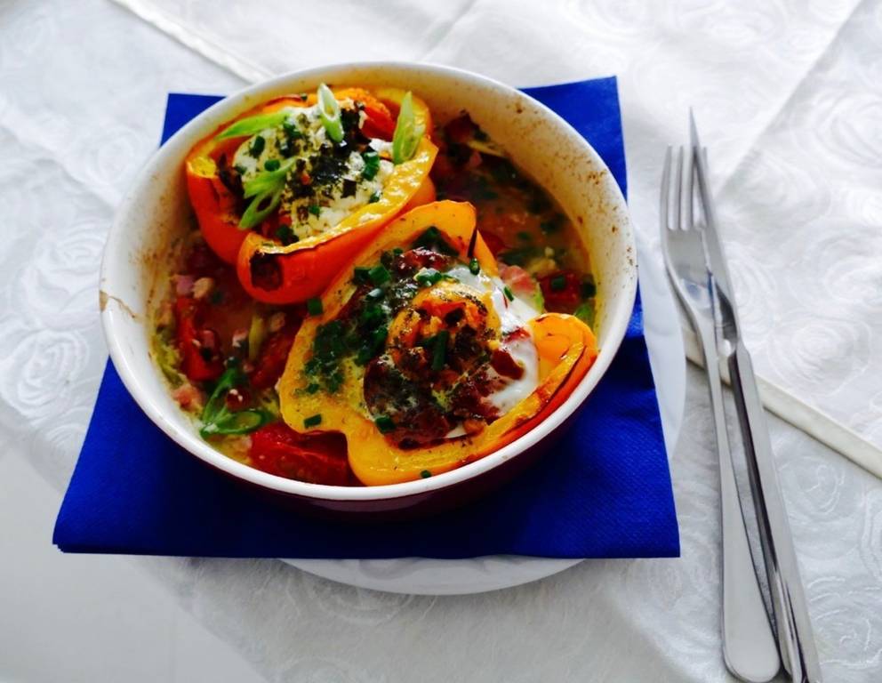 Gefüllte Paprika mit Gemüse und Ei Gefüllte Paprika mit Gemüse und Ei