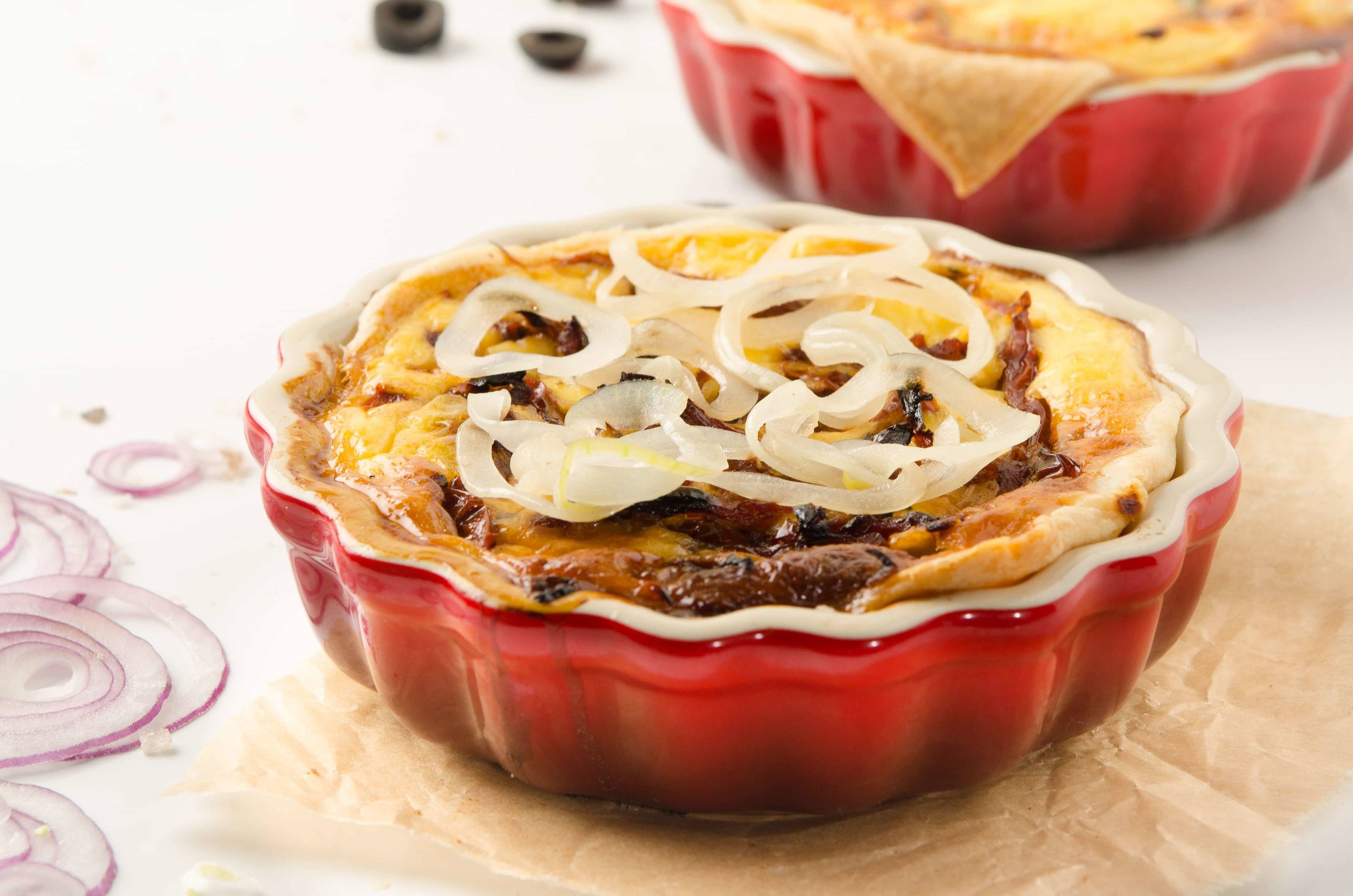 Pikante Apfel-Zwiebel-Tarte Rezept - ichkoche.ch Pikante Apfel-Zwiebel-Tarte Rezept - ichkoche.ch