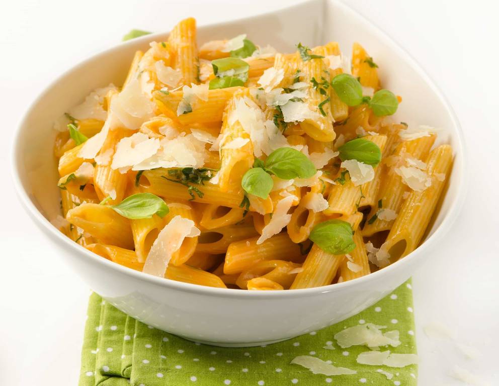 Penne aglio e olio mit Kräutern Penne aglio e olio mit Kräutern