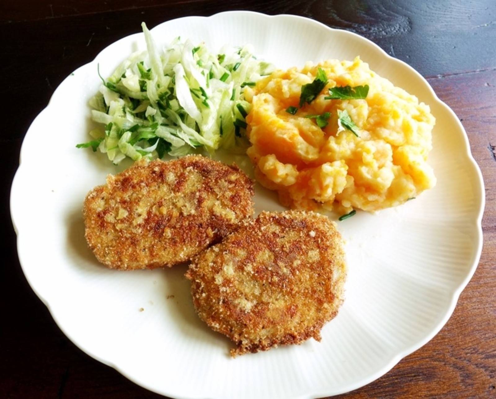 Glutenfreie Kohlrabischnitzel mit Kartoffel-Karotten-Stampf