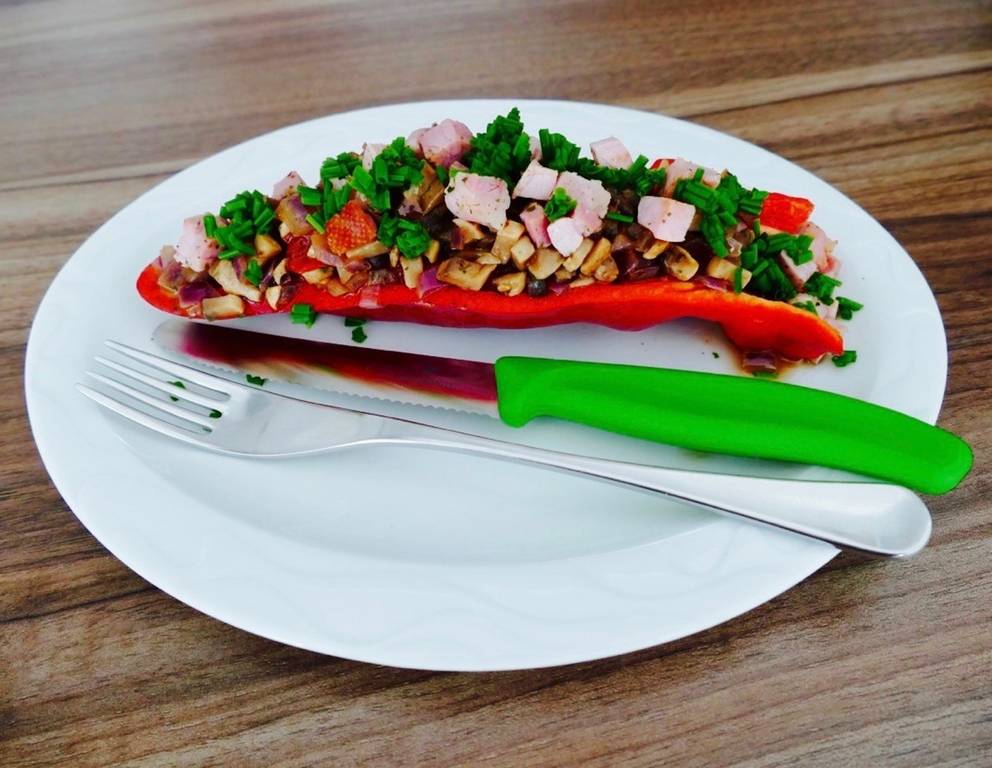 Gefüllte Paprika mit Wurstrestln Gefüllte Paprika mit Wurstrestln