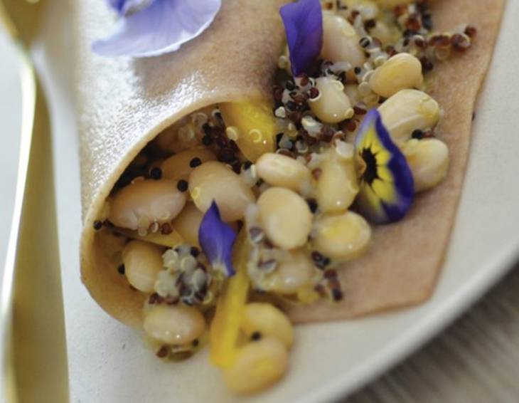 Dinkelpastaröllchen mit Quinoa und Bohnen