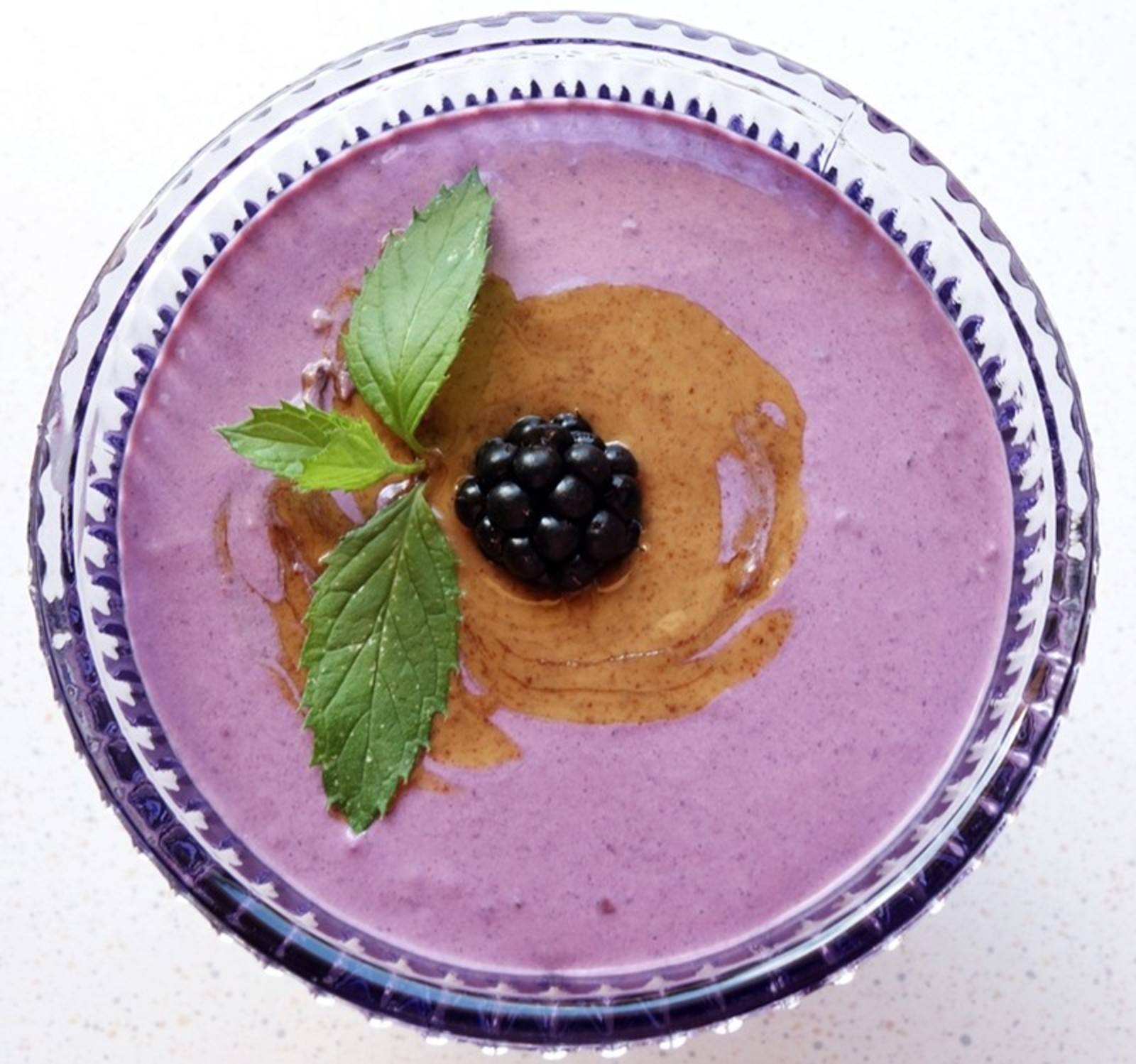 Brombeercreme mit Mandelmus Rezept - ichkoche.at Brombeercreme mit Mandelmus Rezept - ichkoche.at