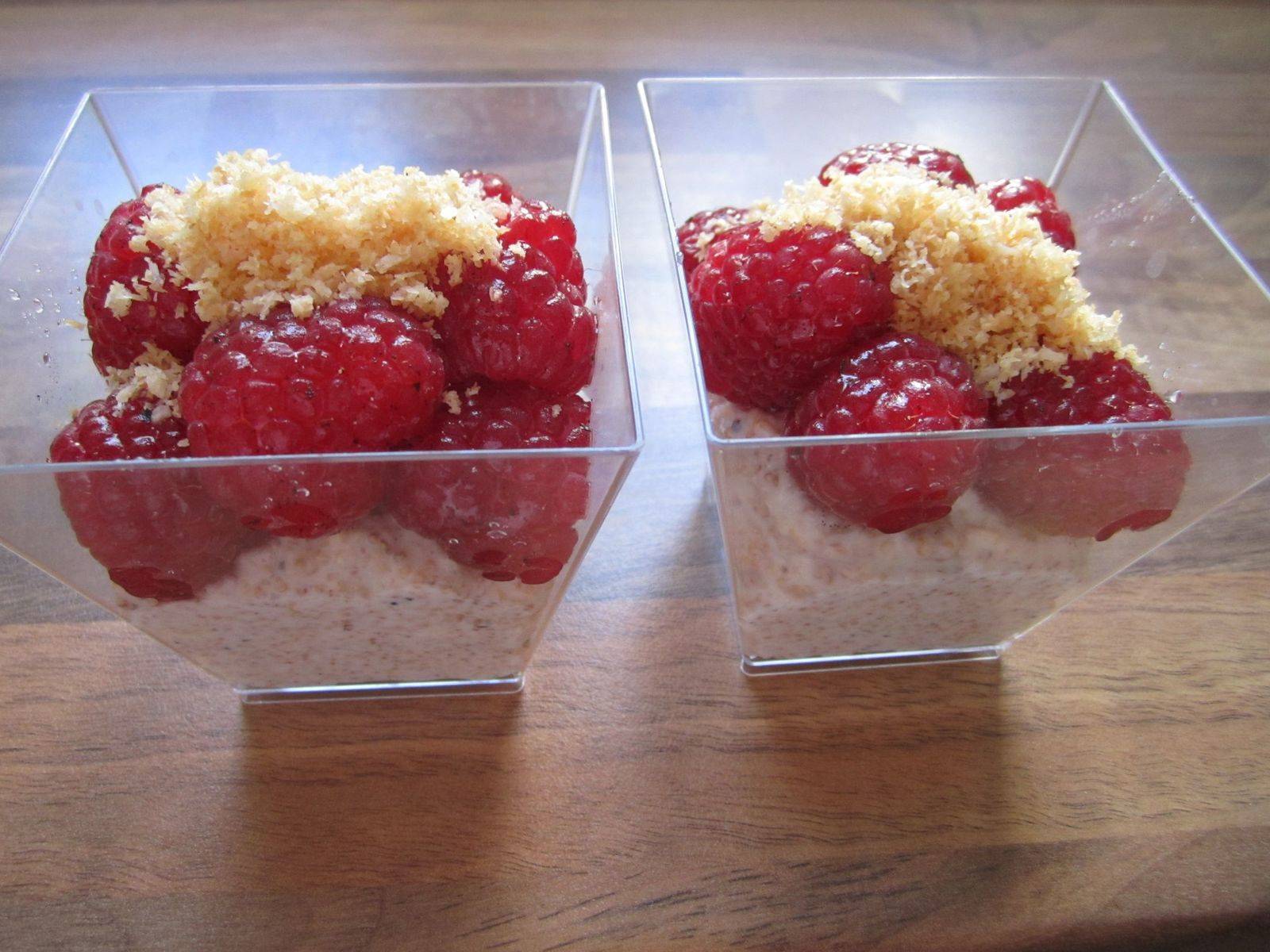 Himbeer-Kokos Schichtdessert Rezept - ichkoche.de Himbeer-Kokos Schichtdessert Rezept - ichkoche.de