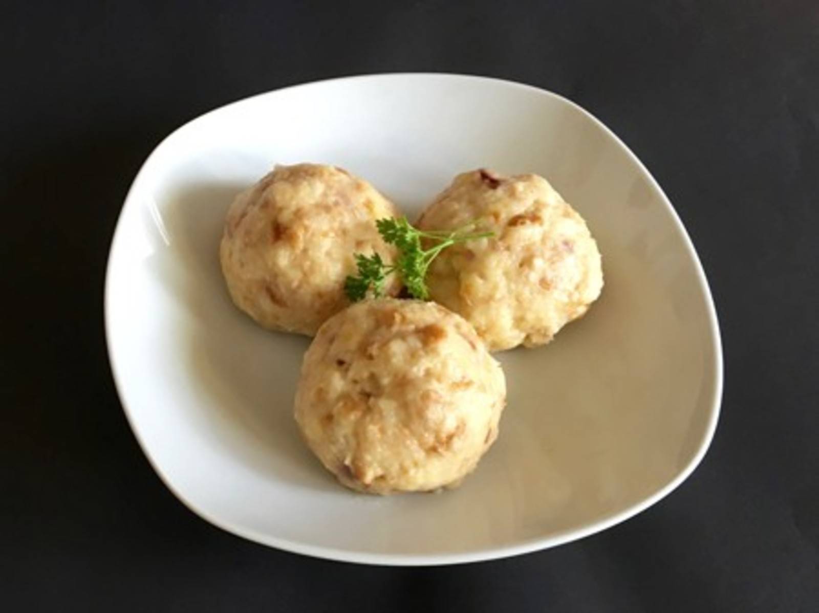 Semmelknödel aus dem Dampfgarer