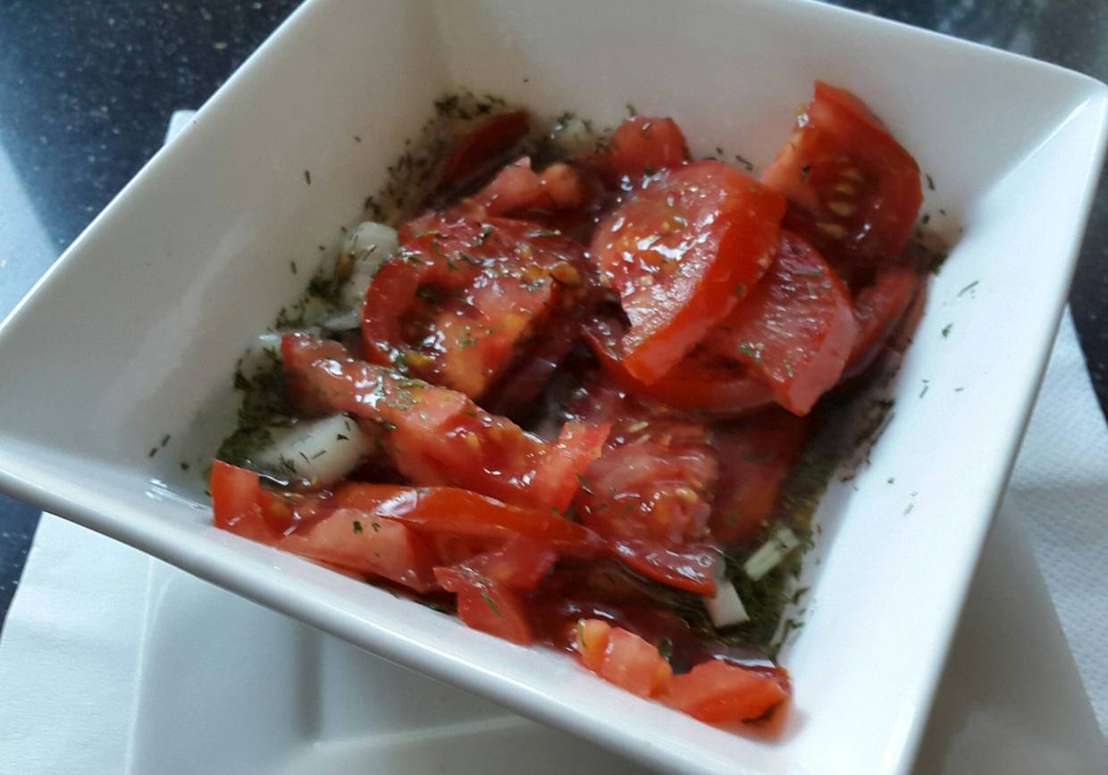 Tomatensalat mit Dill Rezept - ichkoche