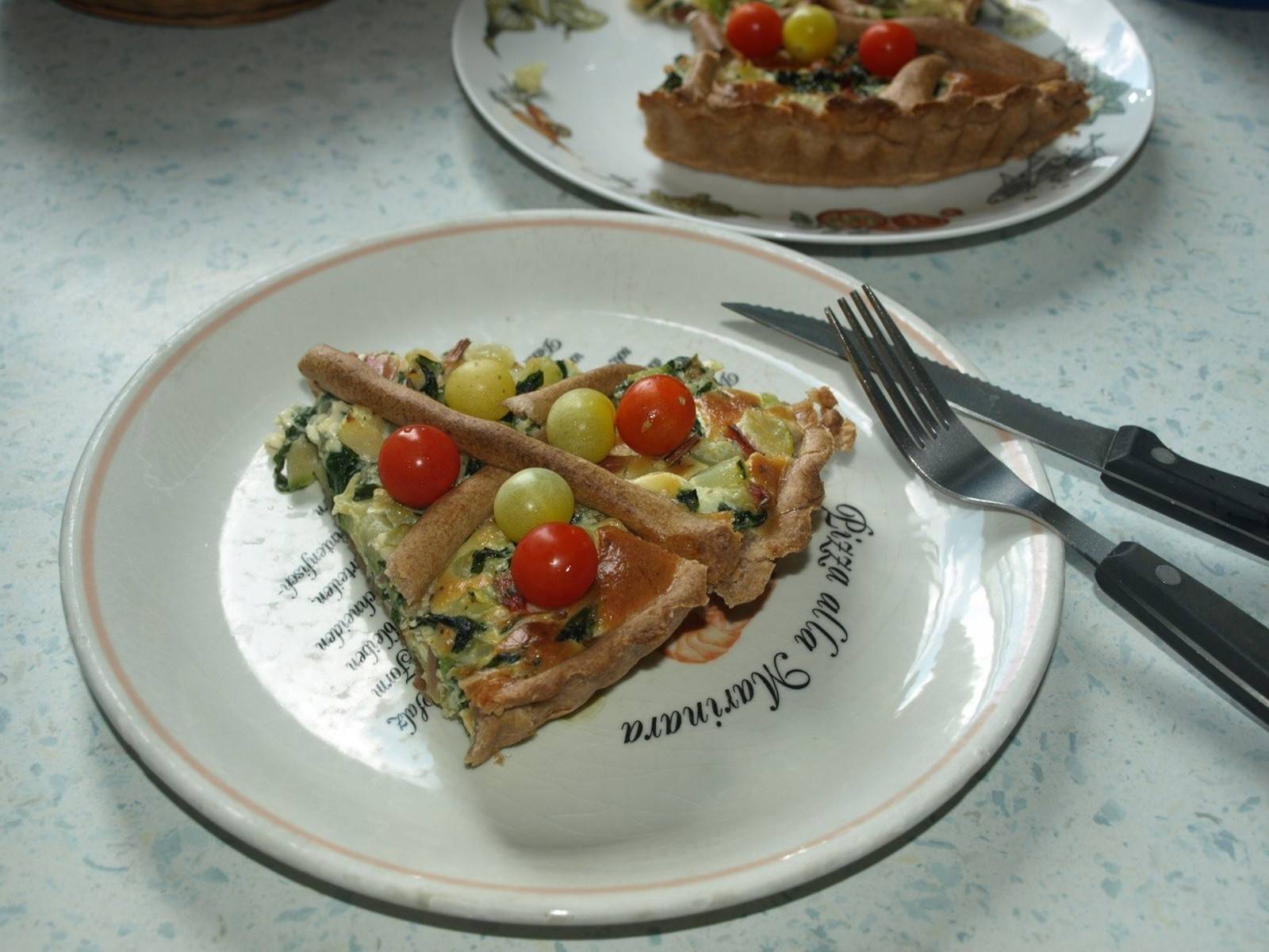 Zucchini-Mangold-Quiche Rezept - ichkoche.de Zucchini-Mangold-Quiche Rezept - ichkoche.de