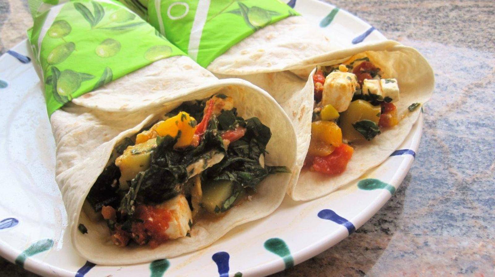 Wraps mit mediterraner Füllung Rezept - ichkoche.at