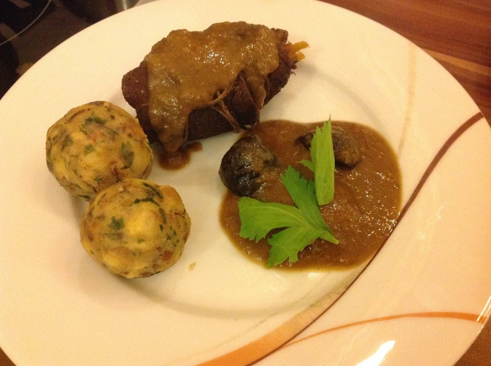 Hirschrouladen Rezept - ichkoche.ch Hirschrouladen Rezept - ichkoche.ch