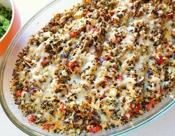 Quinoa-Gemüse-Gratin mit Räuchertofu Quinoa-Gemüse-Gratin mit Räuchertofu
