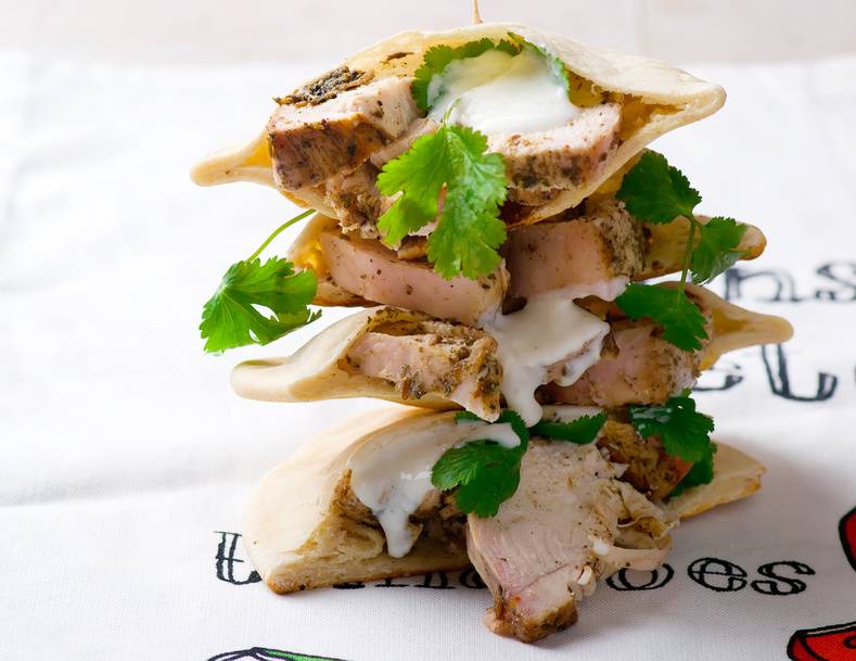 Pita mit Hendl und Zitronen-Joghurtsauce Rezept