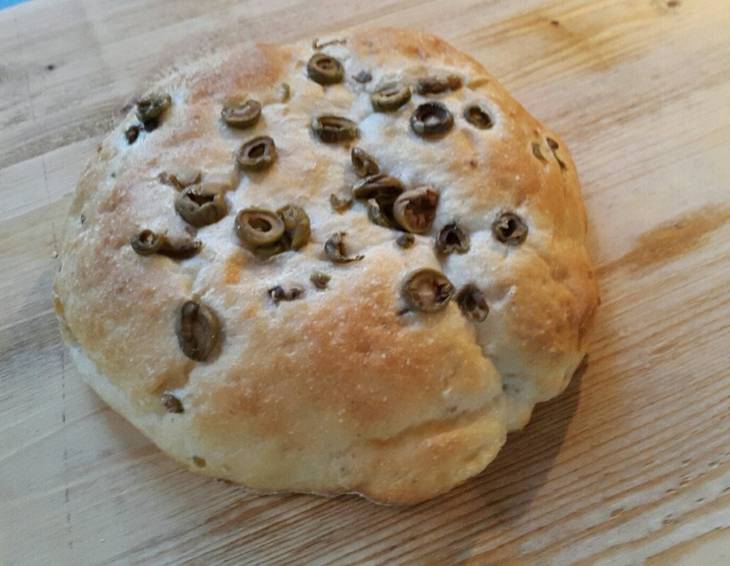 Olivenbrot mit Oregano Olivenbrot mit Oregano