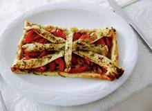 Flammkuchen mit Bärlauchpesto und Thunfisch