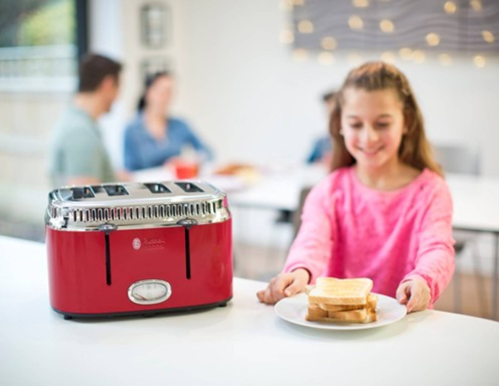 Retro Ribbon Red 4-Schlitz-Toaster von Russell Hobbs Lifesyle 2