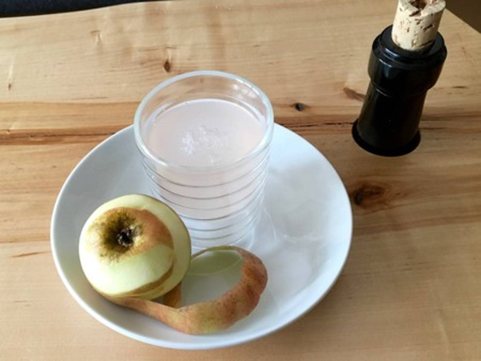 Apfelschalentee Apfelschalentee