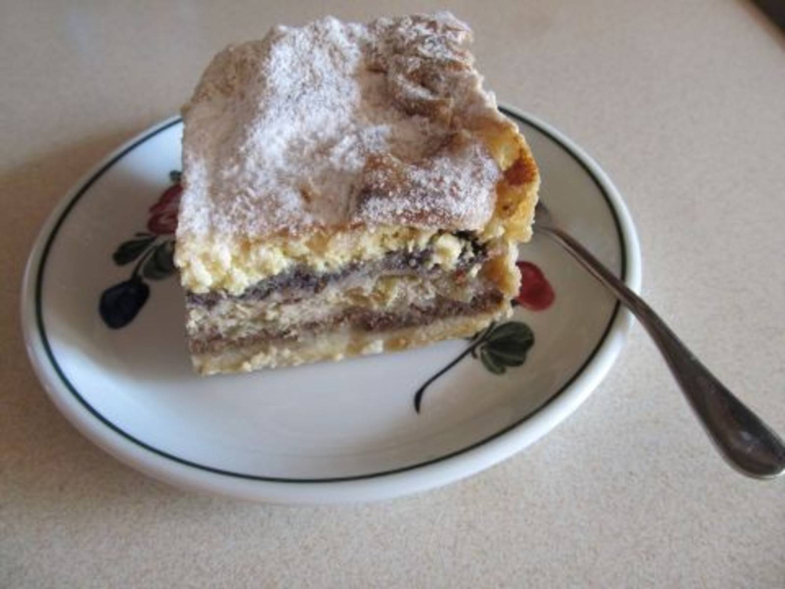 Slowenischer Vierlingsstrudel (Gibanica)