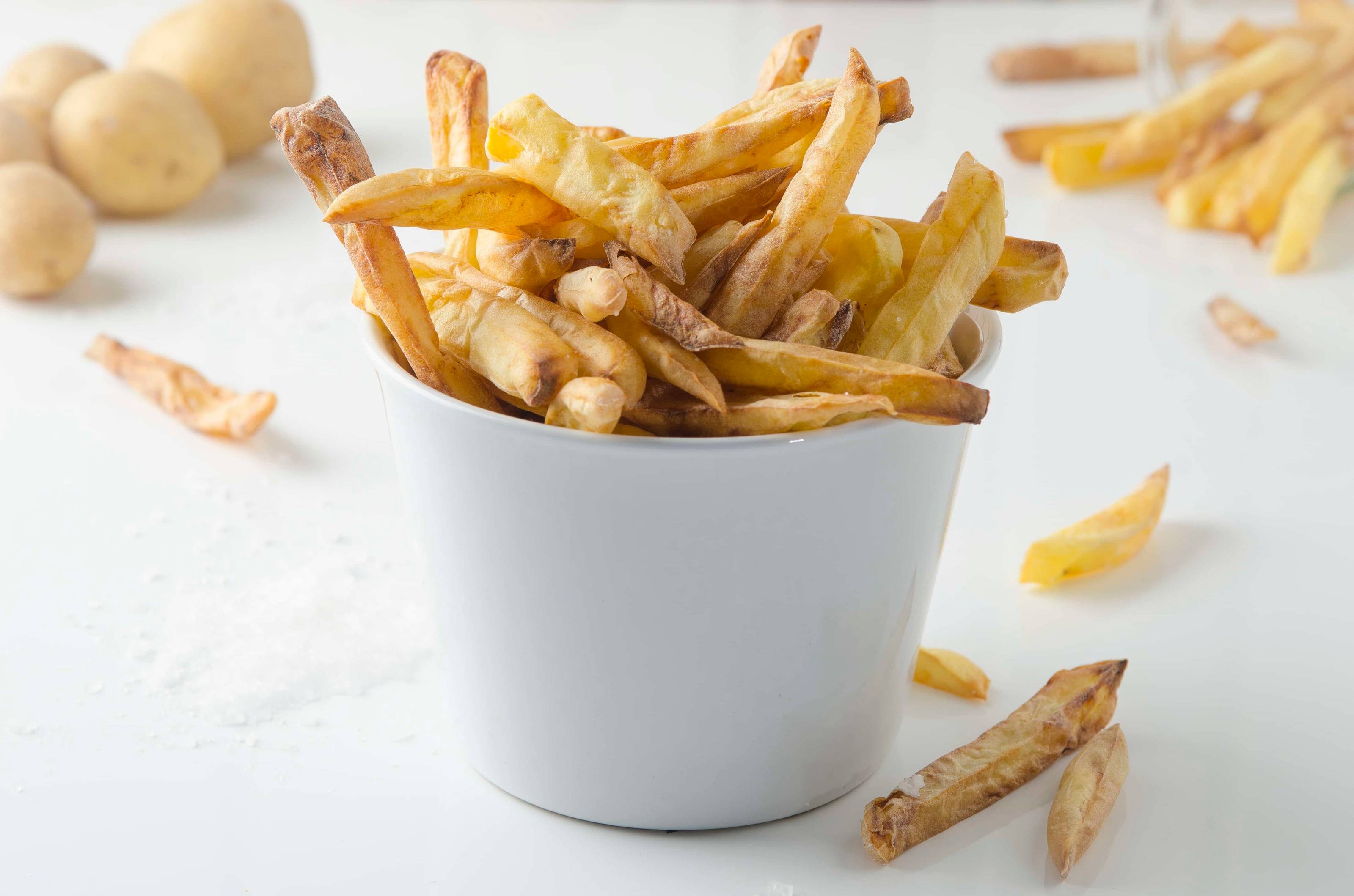 Selbstgemachte Pommes aus der Heißluftfritteuse Rezept - ichkoche.de Selbstgemachte Pommes aus der Heißluftfritteuse Rezept - ichkoche.de