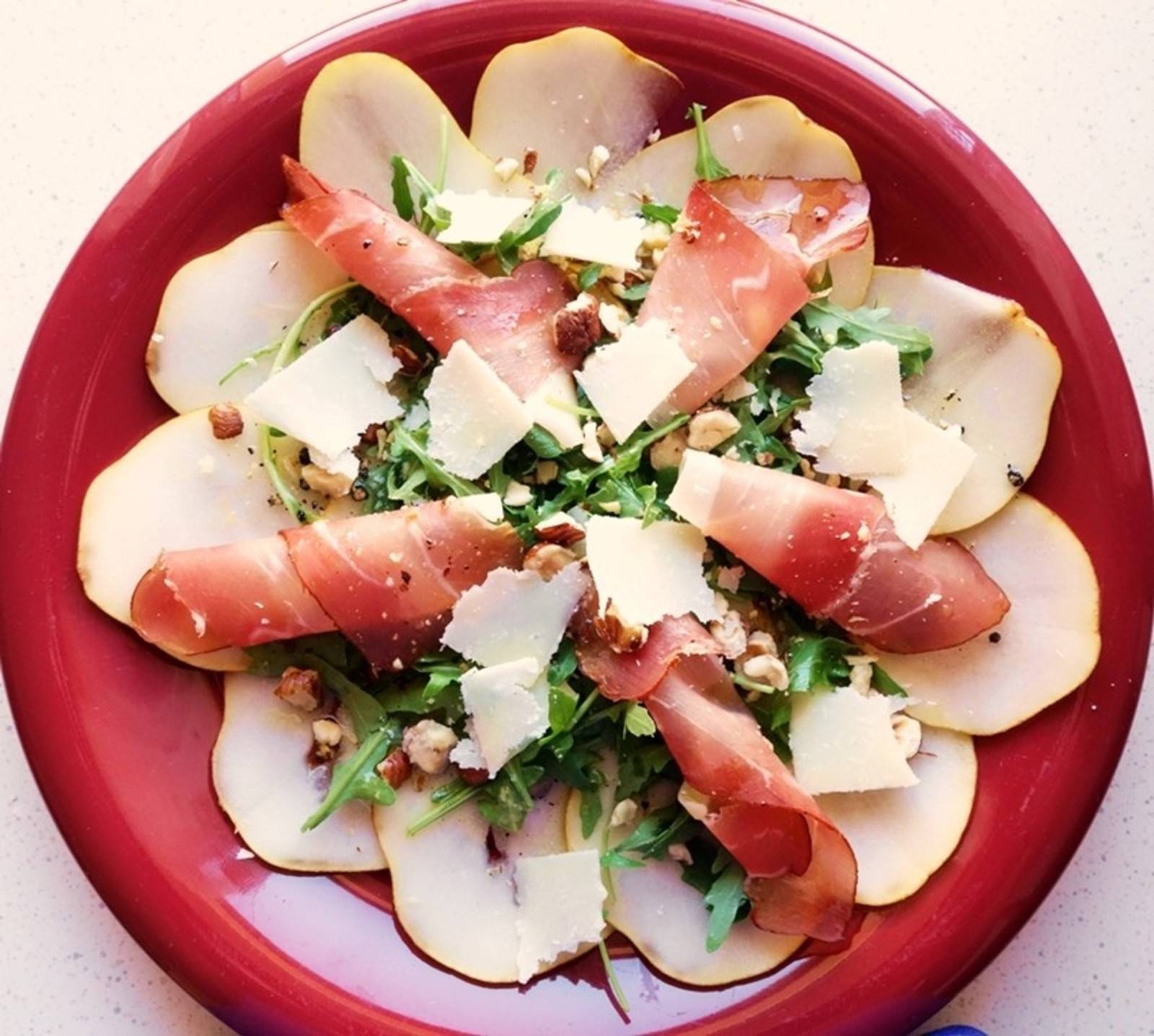 Birnencarpaccio mit Rucola und Rohschinken Rezept - ichkoche.at Birnencarpaccio mit Rucola und Rohschinken Rezept - ichkoche.at