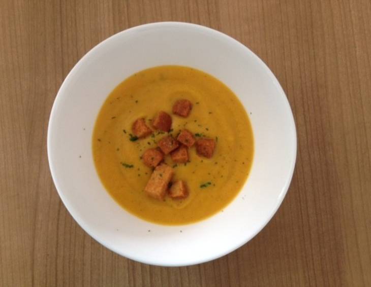 Kürbis-Karotten-Cremesuppe