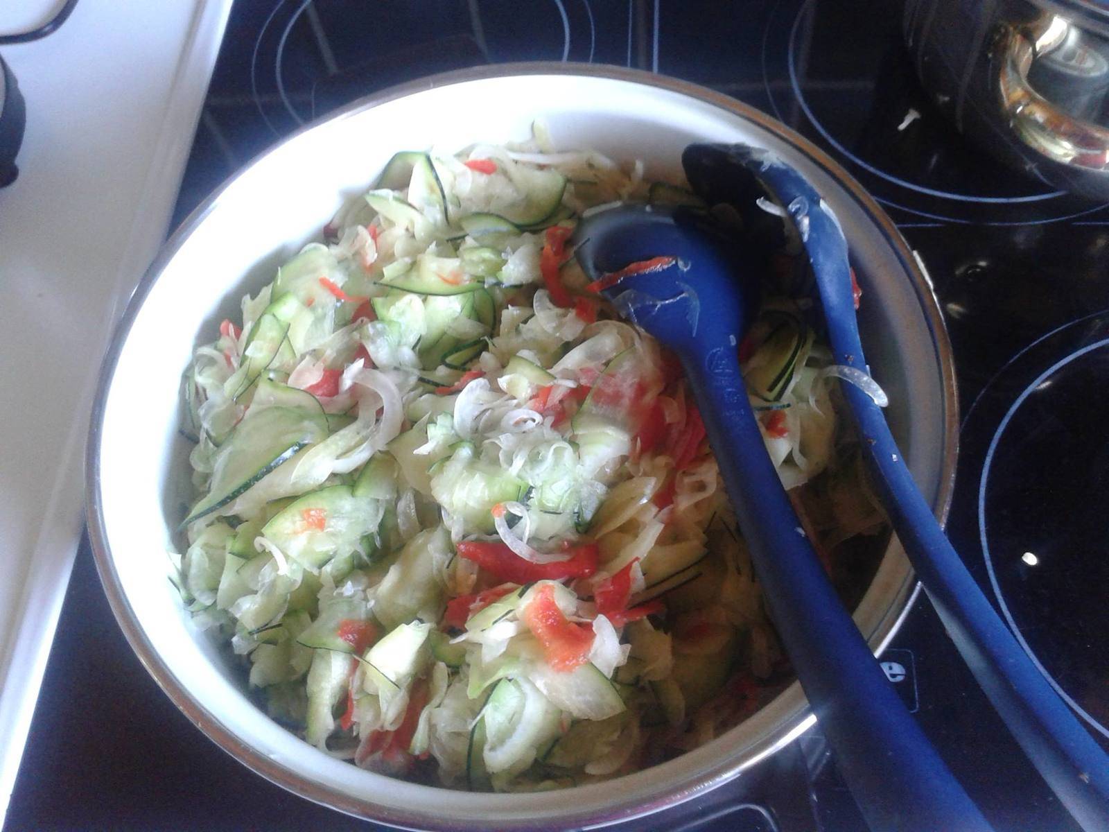 Zucchinisalat eingekocht