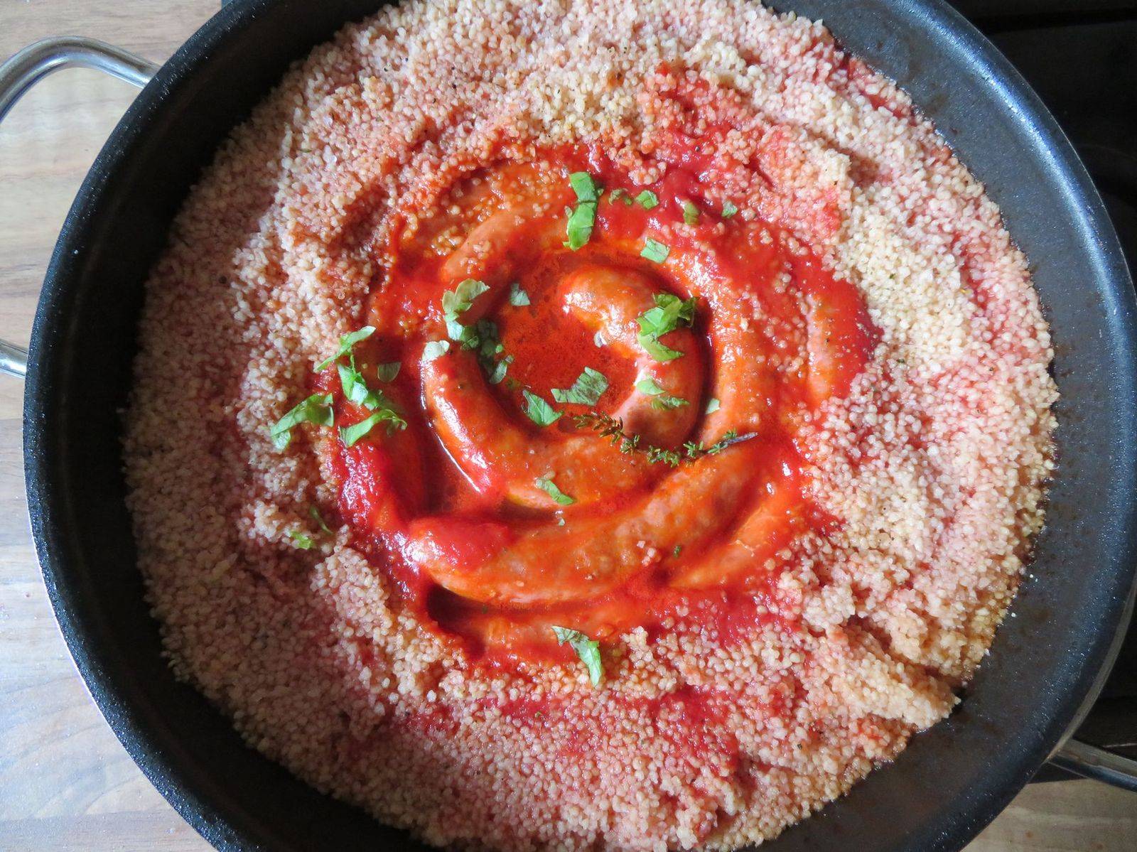 Salsiccia mit Tomaten-Couscous