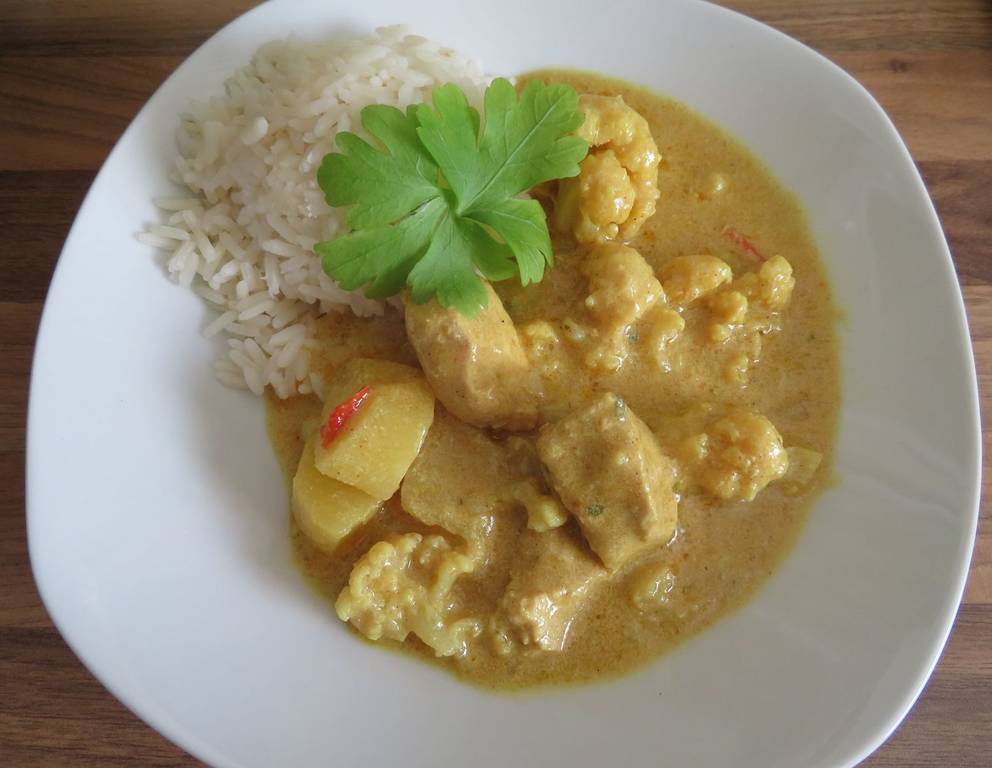 Indisches Hühner-Karfiolcurry Indisches Hühner-Karfiolcurry