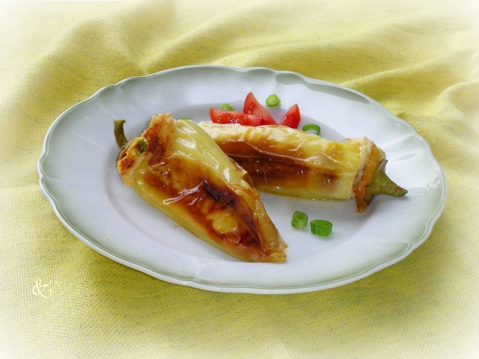 Spitzpaprika mit Kräuterfüllung