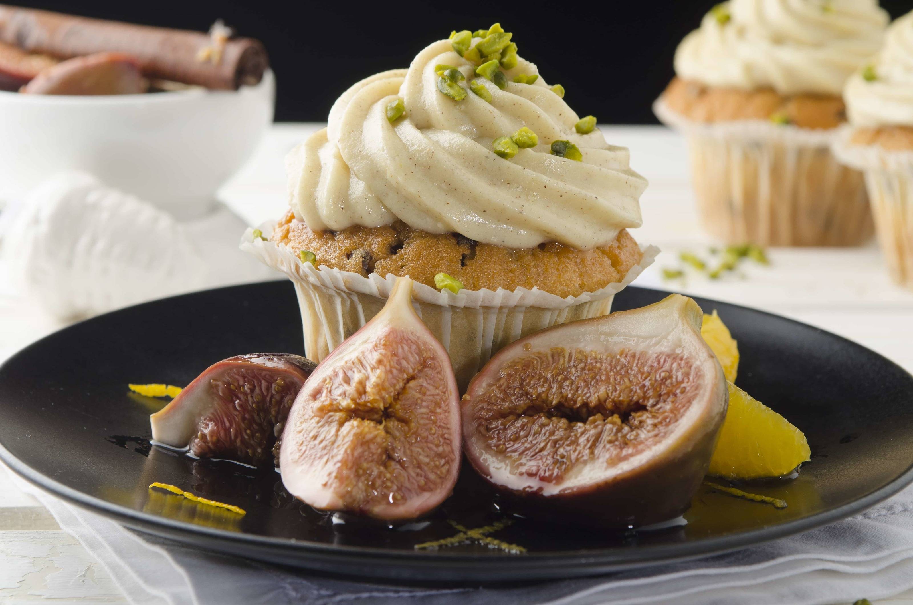 Schoko-Zimt-Cupcakes mit Glühwein-Feigen Rezept