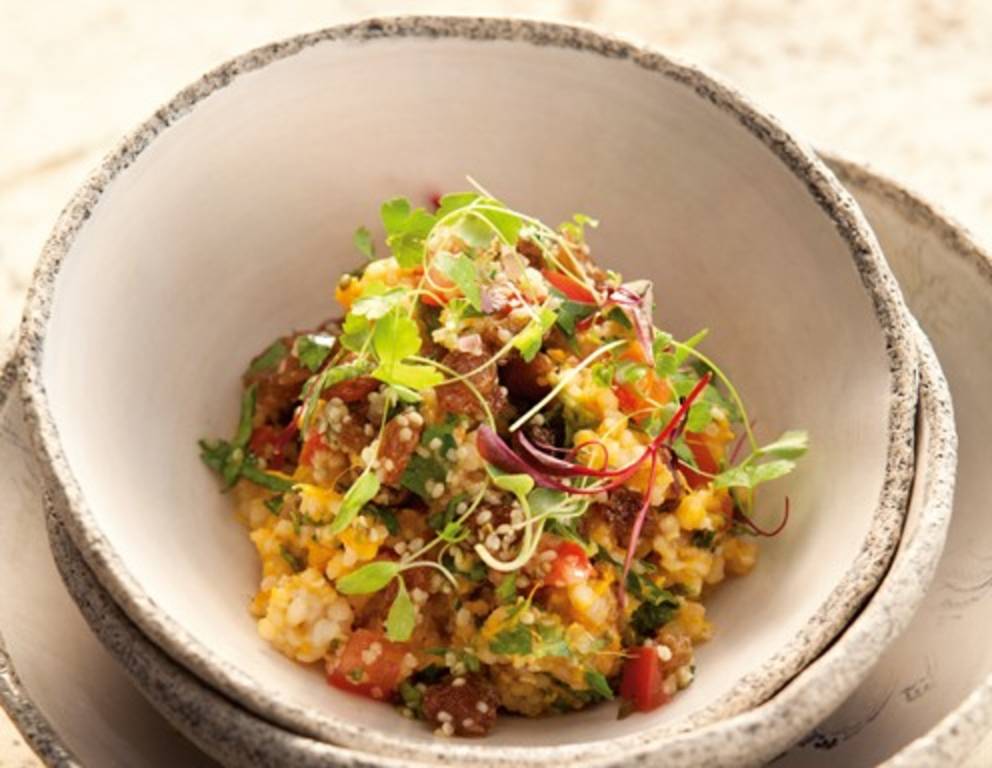 Perlgraupen-Süßkartoffel-Salat mit Rosinen Perlgraupen-Süßkartoffel-Salat mit Rosinen