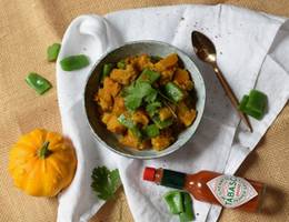 Veganer Kürbis-Curry-Eintopf mit Mango