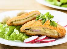 Sellerie Cordon Bleu aus der Heißluftfritteuse Sellerie Cordon Bleu aus der Heißluftfritteuse