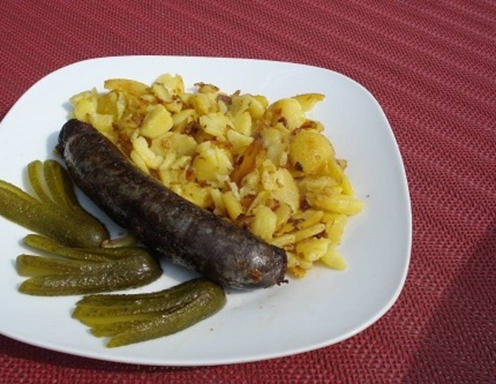 Röstkartoffeln mit gebratener Blutwurst Röstkartoffeln mit gebratener Blutwurst
