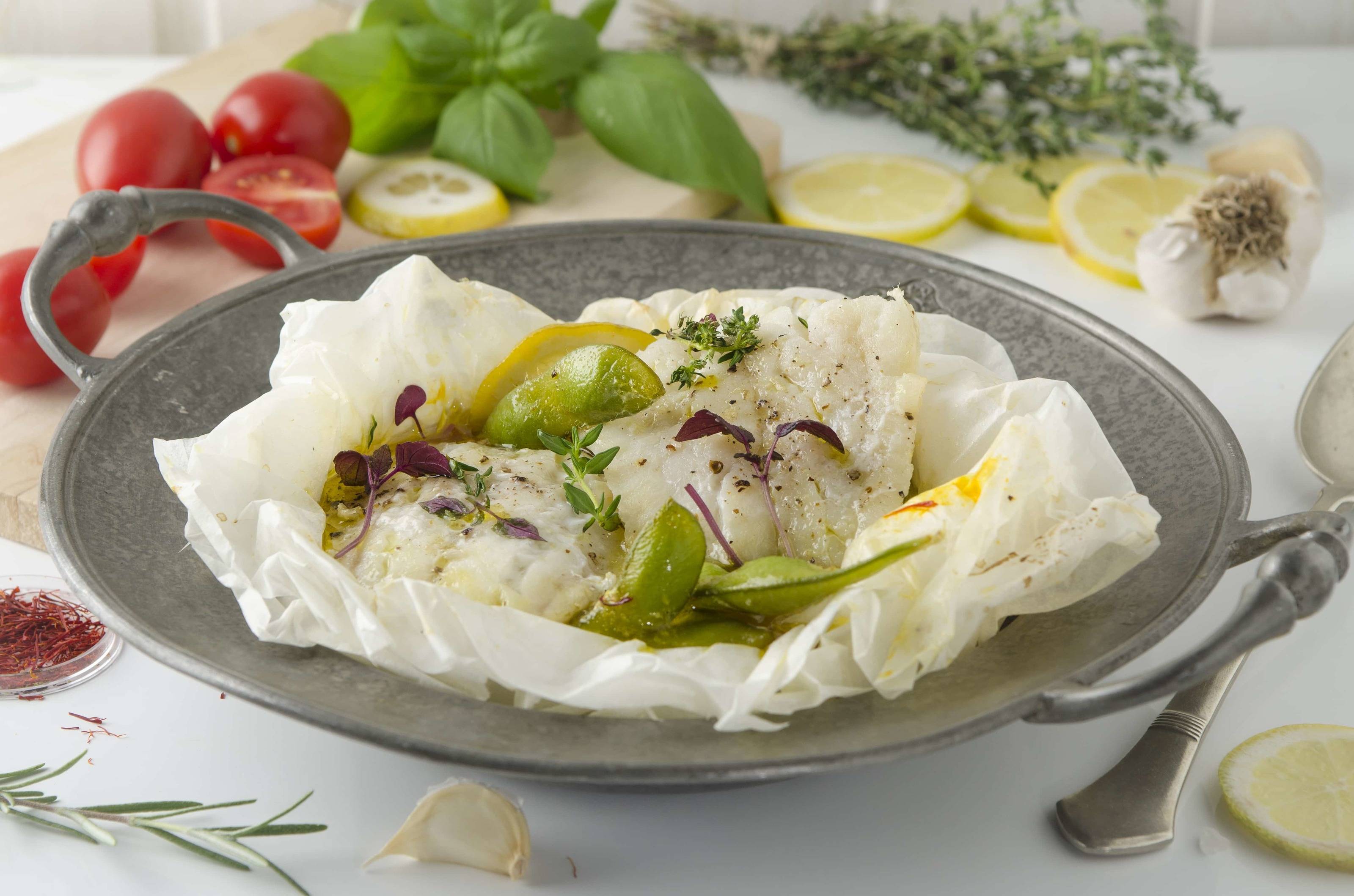 Fischfilet mit Kräutern im Backpapiermantel 
