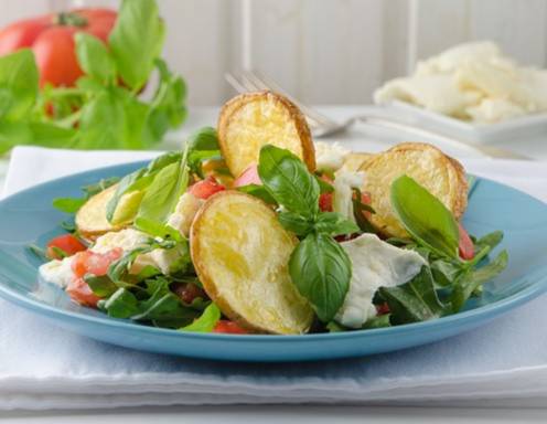 Caprese-Salat mit Bratkartoffeln