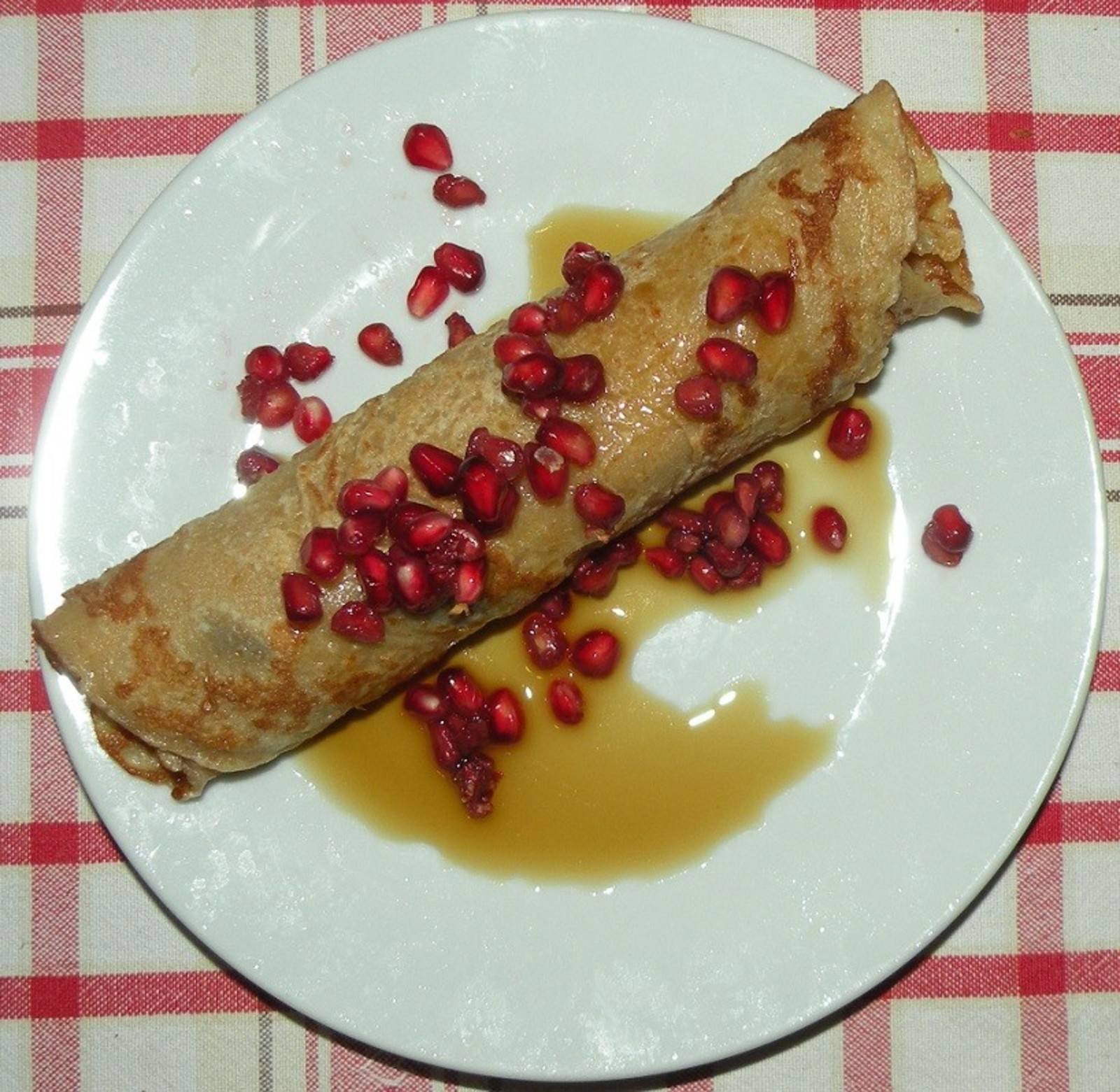 Dinkelpalatschinken mit Granatapfel Rezept - ichkoche.at