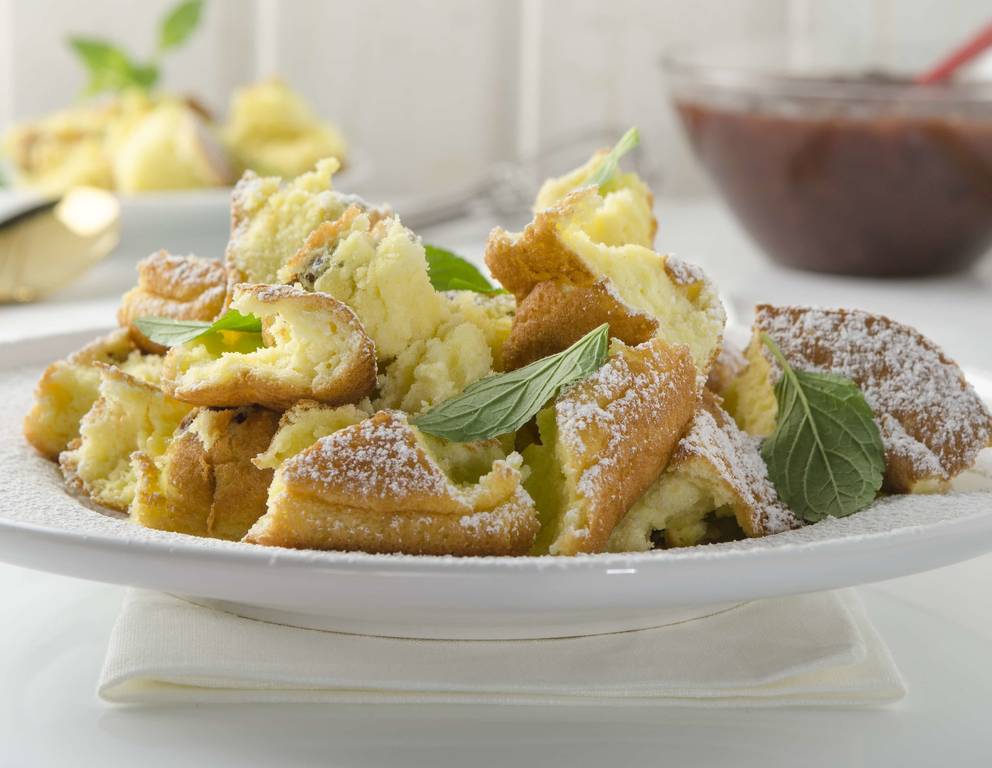 Kaiserschmarren mit Zwetschken-Zimtröster Kaiserschmarren mit Zwetschken-Zimtröster