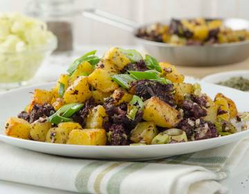 Blunzengröstl mit Erdäpfeln und Kraut Blunzengröstl mit Erdäpfeln und Kraut