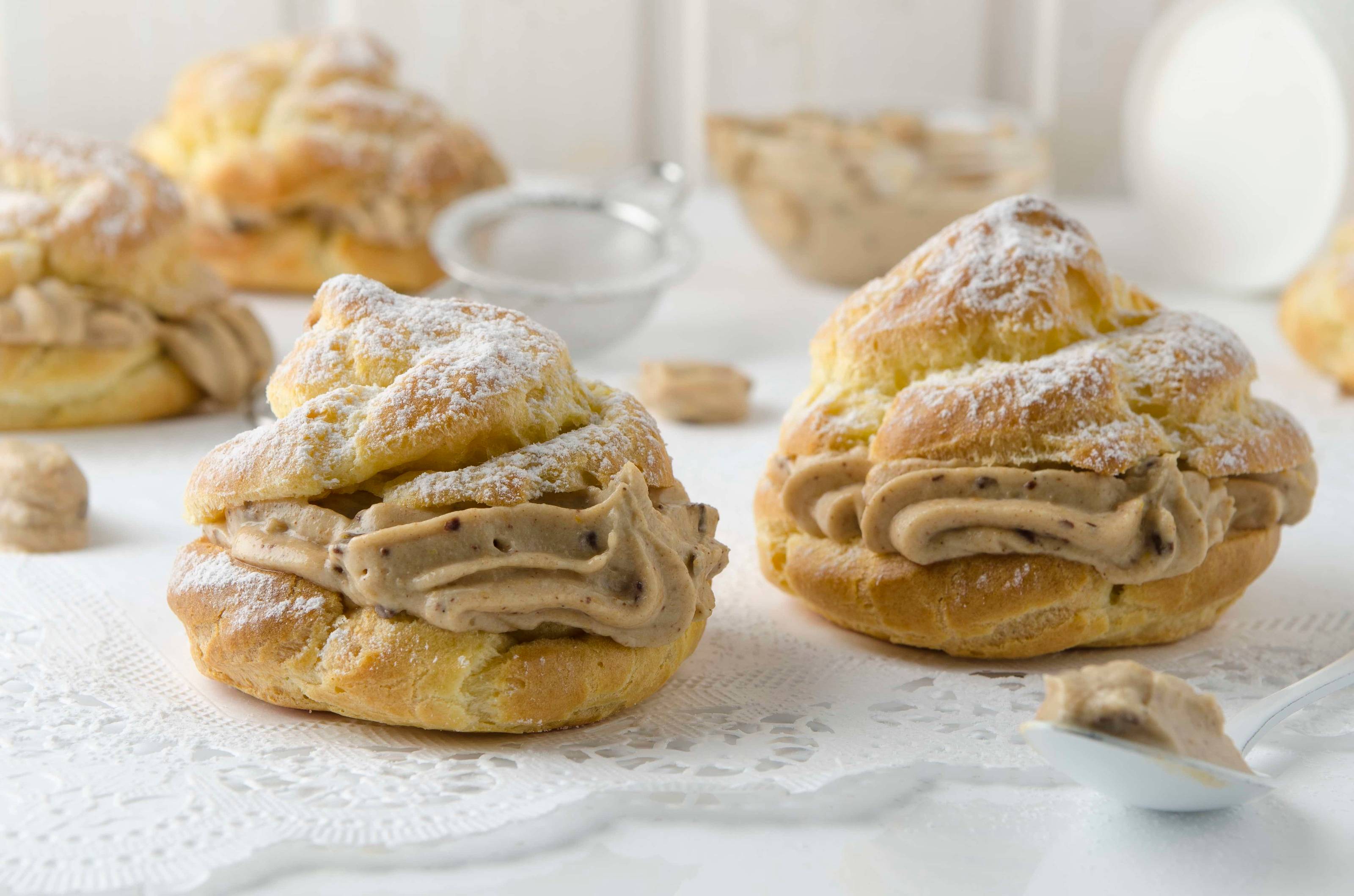 Brandteigkrapferl mit Lebkuchencreme