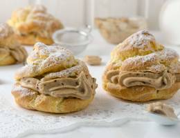 Brandteigkrapferl mit Lebkuchencreme aus der Heißluftfritteuse Brandteigkrapferl mit Lebkuchencreme aus der Heißluftfritteuse