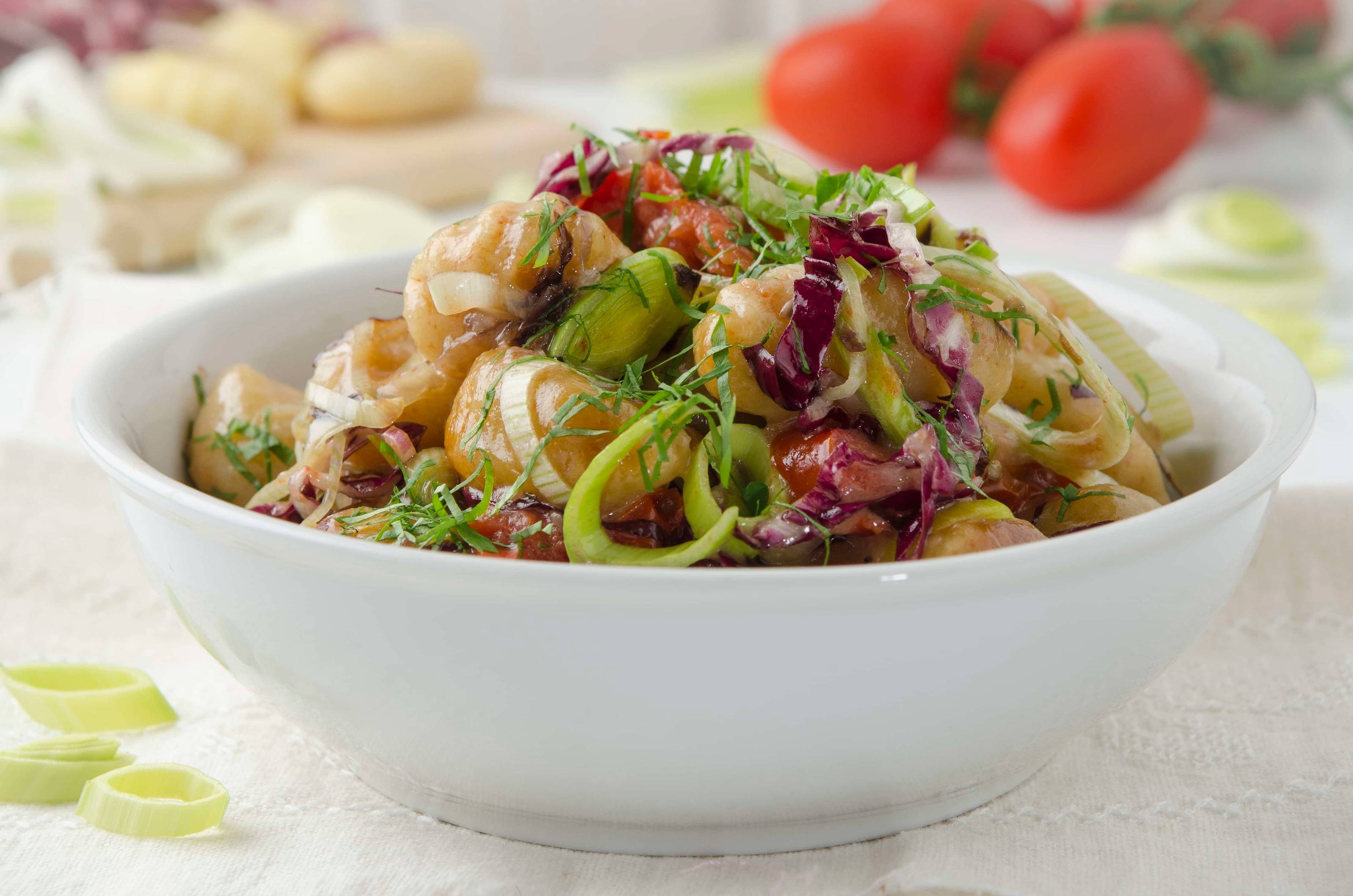 Cremige Gnocchi Pfanne mit Blauschimmelkäse und Radicchio Rezept