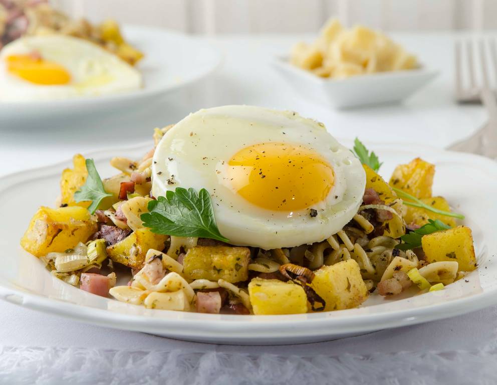 Grenadierschmarrn mit Spiegelei aus der Heißluftfritteuse Grenadierschmarrn mit Spiegelei aus der Heißluftfritteuse