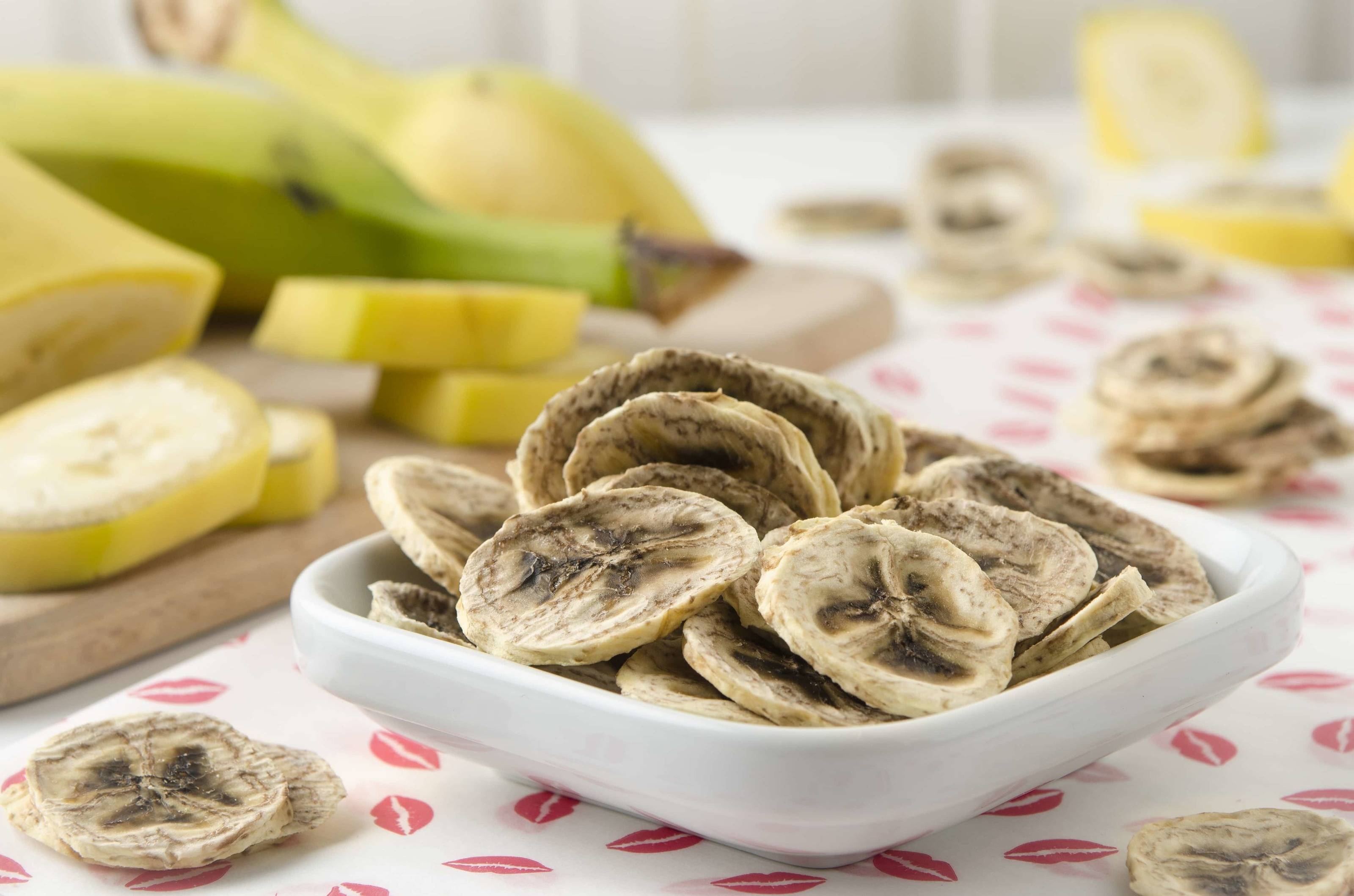 Knusprige Bananenchips aus der Heißluftfritteuse Rezept - ichkoche.at