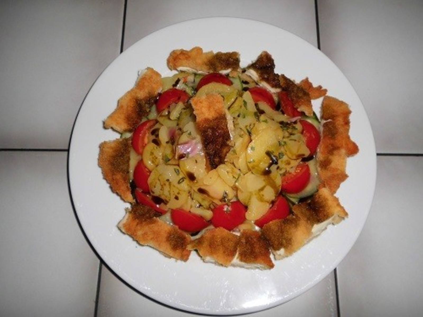 Steirischer Backhendlsalat im Kürbiskernmantel