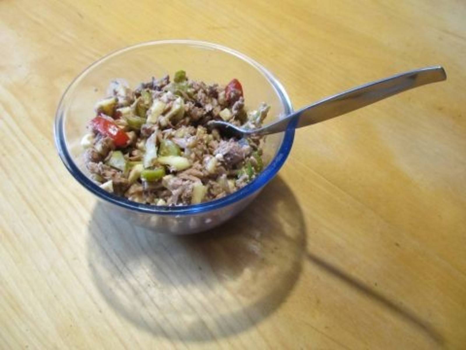 Thunfischsalat mit Paprika Rezept - ichkoche.at Thunfischsalat mit Paprika Rezept - ichkoche.at