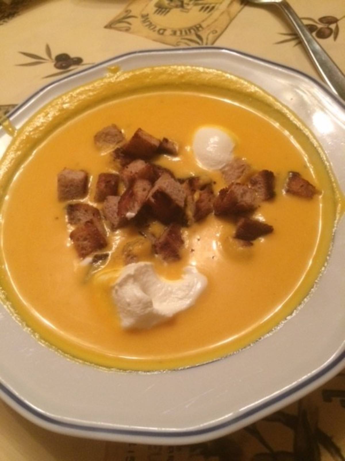 Kürbiscremesuppe Rezept - ichkoche.de Kürbiscremesuppe Rezept - ichkoche.de