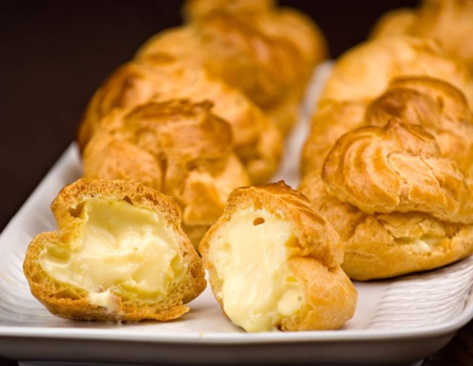 Profiteroles mit weißer Schokofüllung Rezept