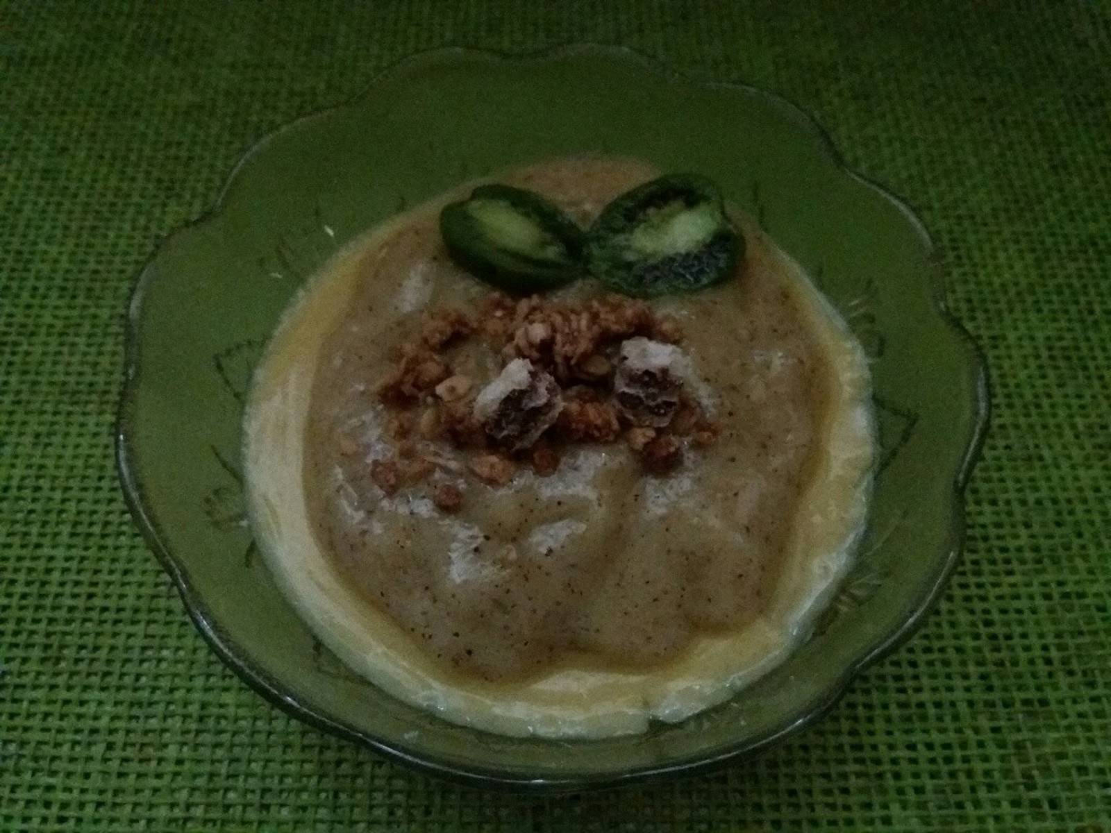 Müslipudding mit Kiwi-Bananenmus