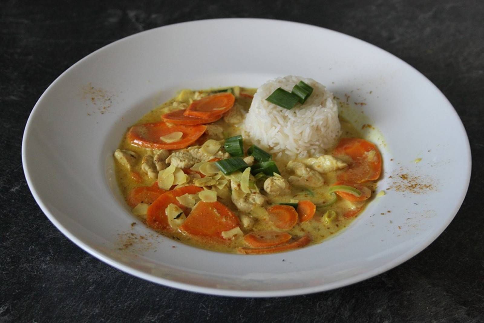 Mandel-Puten-Curry Rezept - ichkoche.de Mandel-Puten-Curry Rezept - ichkoche.de