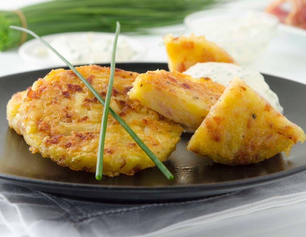 Schinken-Käse-Erdäpfelpuffer aus der Heißluftfritteuse Schinken-Käse-Erdäpfelpuffer aus der Heißluftfritteuse