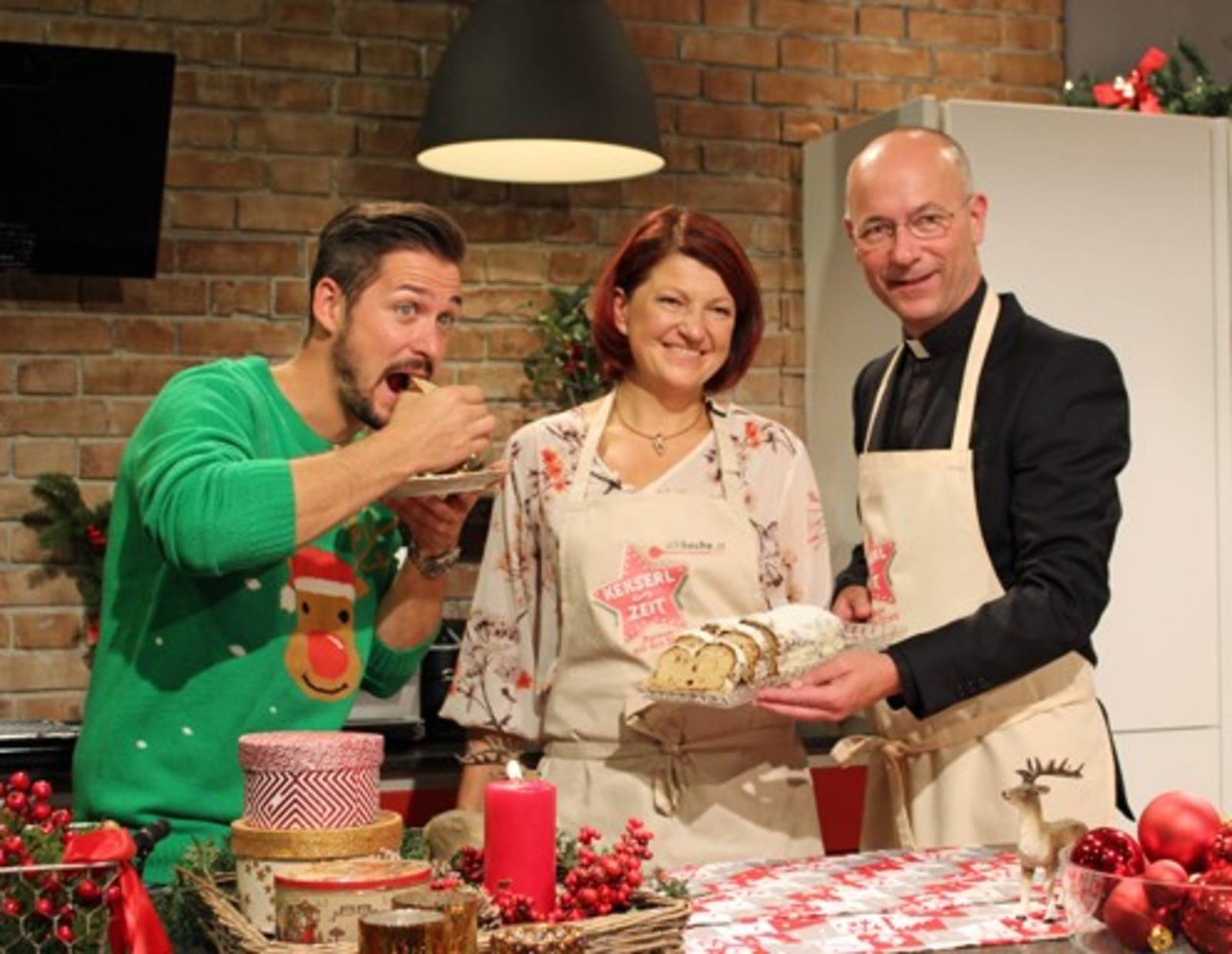 ichkoche.at-Konditormeisterin Christine Egger und Dompfarrer Toni Faber backen gemeinsam Chiststollen!